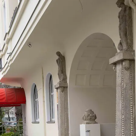 Lägenhetshotell Mrstil Design 5*